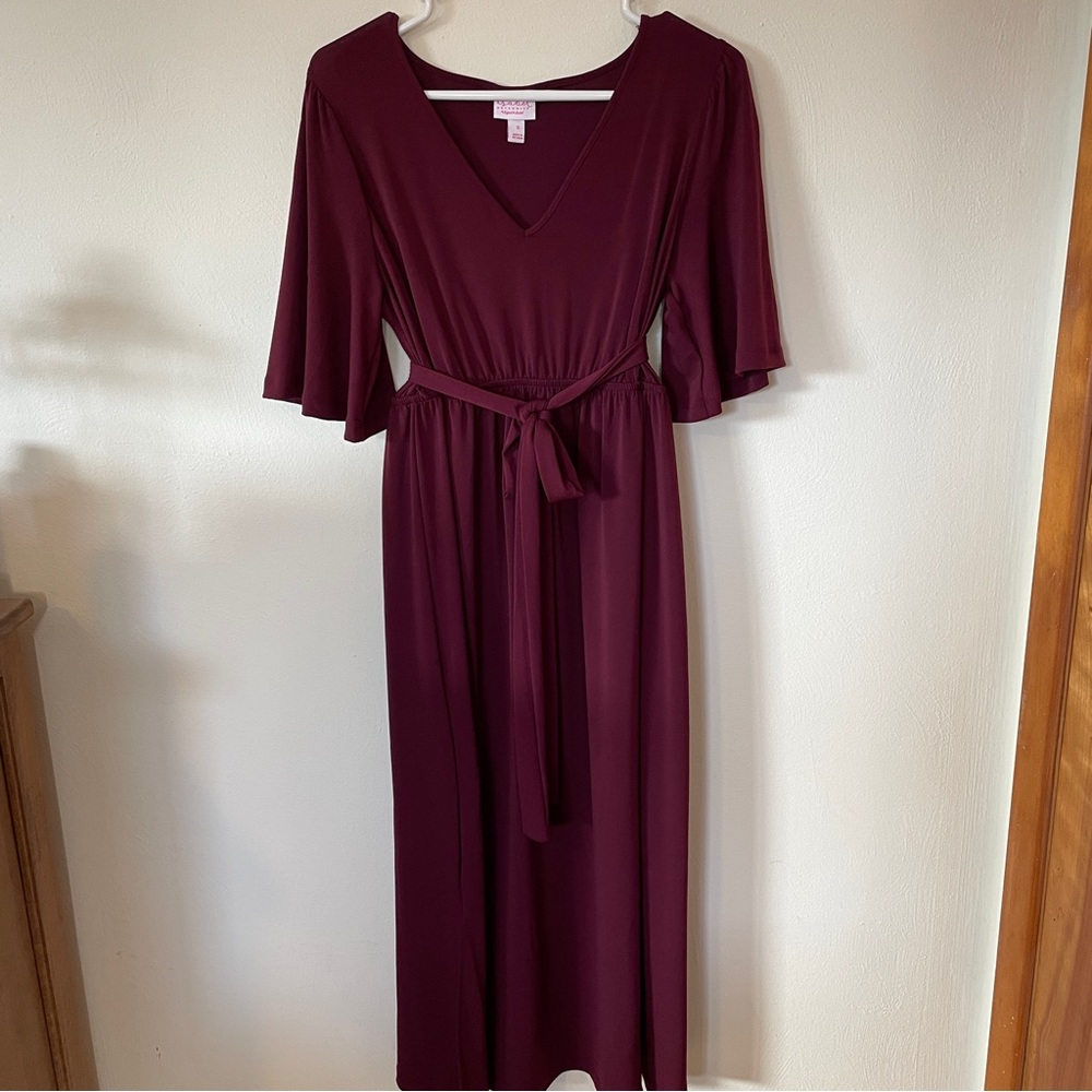 Isabel Maternity Burgundy Short Sleeve Flutter Dress size S